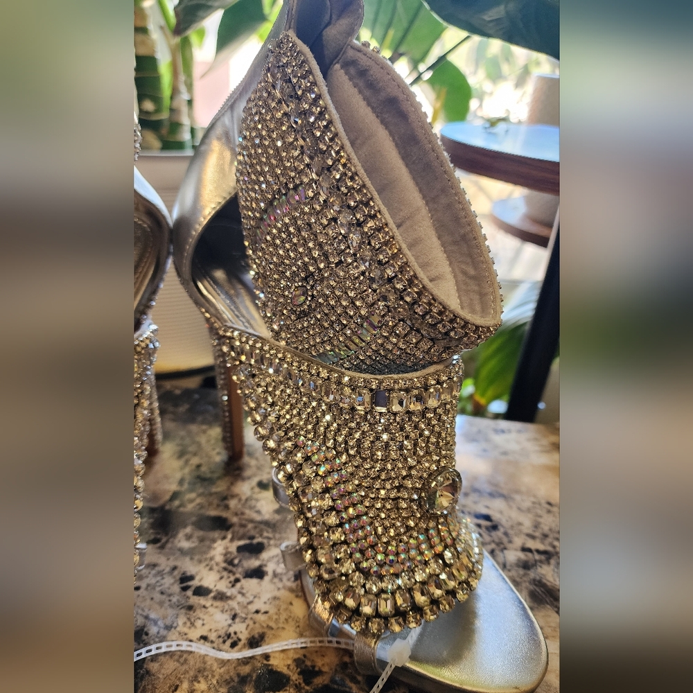 Azalea Wang Grizzled Rhinestone Ankle Cuff Sandal **Missing Stones Shown**As Is* - Picture 2 of 7